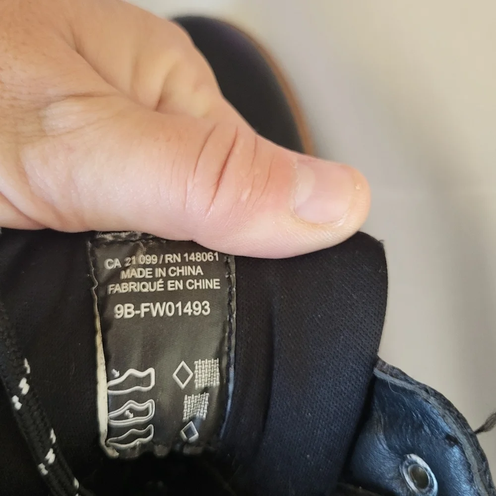 Ardene Women's Black Leather Winter Boots with Fur Lining, Size9 - Picture 7 of 7